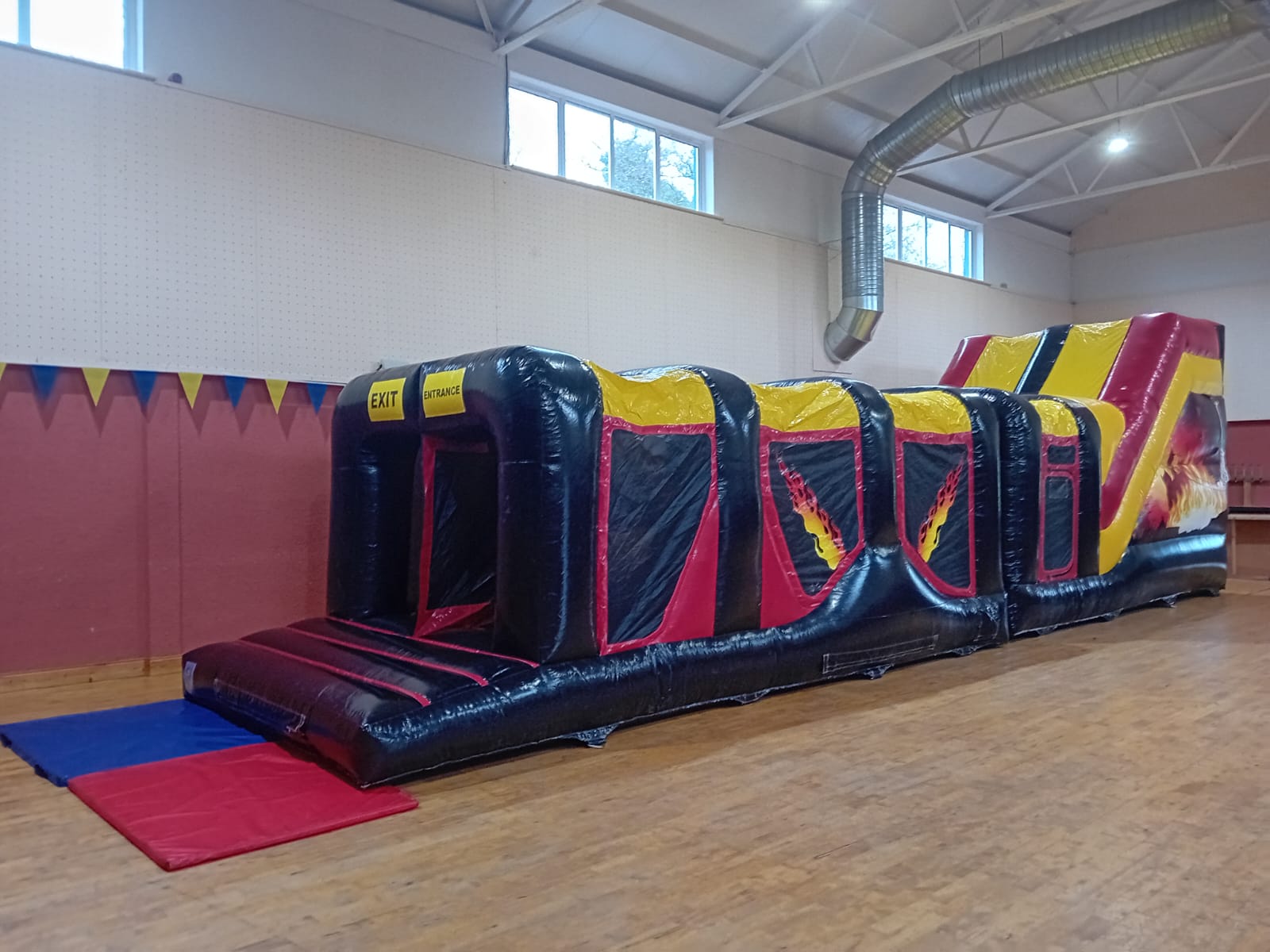 45ft x 9ft lightning obstacle course